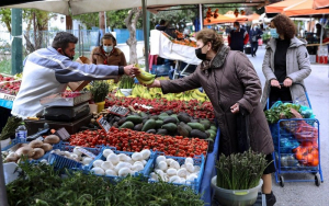 Ψηφίζονται αλλαγές στις αρμοδιότητες Δήμων - Περιφερειών για τις λαϊκές αγορές