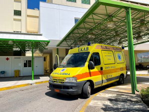 Λευκάδα: Πατέρας κατήγγειλε ότι ασθενοφόρο αρνήθηκε να μεταφέρει το παιδί του