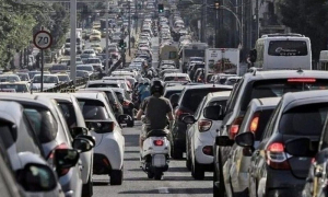 Τέλη κυκλοφορίας 2025: Πότε αναρτώνται - Τι ποσά θα πληρώσουν οι οδηγοί