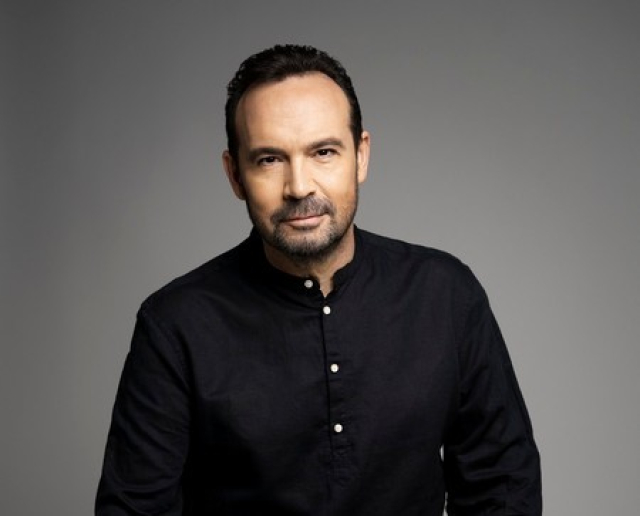 Ο Κώστας Μακεδόνας έρχεται στη Λευκάδα