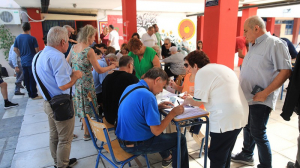ΣΥΡΙΖΑ: Παράταση μίας ώρας η ψηφοφορία λόγω μεγάλης συμμετοχής - Ψήφισαν πάνω από 140.000