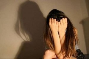 Νεαροί αλλοδαποί βίασαν ανήλικη στη Λευκάδα