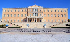 «Έγκυος η γυναίκα του - Μήπως από το παιδί της;» - Νέες αποκαλύψεις για τον αστυνομικό της Βουλής