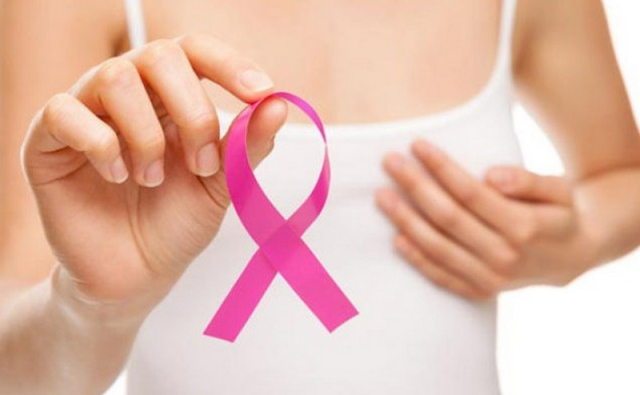 Μήνυμα ζωής από τον Δήμο Λευκάδας – Πραγματοποιήθηκε η δράση για τον καρκίνο του μαστού