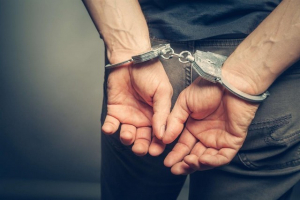Θεσσαλονίκη: Χειροπέδες σε 39χρονο που διώκεται για βιασμό και εμπορία ανθρώπων