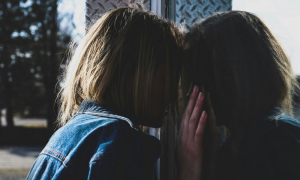 Περιστέρι: Άγριος ξυλοδαρμός 13χρονης από συνομήλική της – Την κατέγραφαν και γελούσαν