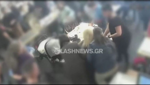 Αθλητής έσωσε γυναίκα που πνιγόταν ενώ έτρωγε στα Χανιά - Δείτε βίντεο