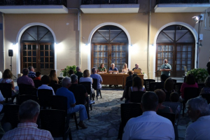 Παρουσιάστηκε στη Βόνιτσα το βιβλίο το Γιώργου Παληγεώργου «Χωρίς βαλίτσα»
