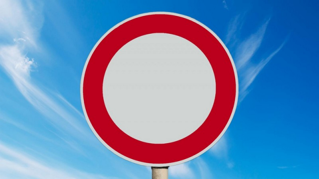 Πρόστιμο 200 ευρώ και αφαίρεση διπλώματος για το «άδειο» σήμα των ελληνικών δρόμων