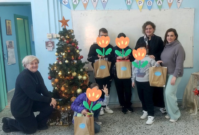 Παράδοση, παιδικές φωνές και ευχές: η Βιβλιοθήκη Λευκάδας σε δύο γιορτές με μεγάλη συμμετοχή