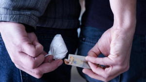 Χειροπέδες σε ημεδαπούς και αλλοδαπούς σε Λευκάδα και Κέρκυρα για διακίνηση ναρκωτικών