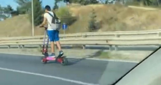 Θεσσαλονίκη: Οδηγούσε πατίνι στον Περιφερειακό με περισσότερα από 90 χλμ