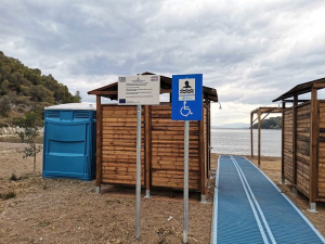 Ράμπες ΑμεΑ, αποδυτήρια, ντουζιέρες σε 5 παραλίες του Δήμου Ακτίου – Βόνιτσας!