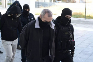 Κολωνός: Ξεκινά η δίκη για τον βιασμό της 12χρονης – Στο δικαστήριο Ηλίας Μίχος και μητέρα