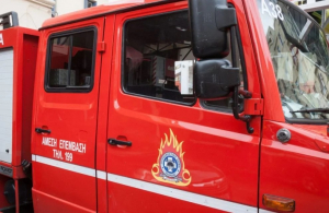 Λευκάδα. Ι.Χ. άρπαξε φωτιά στον δρόμο