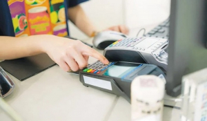Λήγει η προθεσμία για σύνδεση ταμειακών-POS, έρχονται πρόστιμα-«φωτιά»