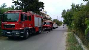 Φωτιά σε δύο Ι.Χ. στα Φλάμπουρα Πρέβεζας – Άμεση επέμβαση Πυροσβεστικής και ΕΛ.ΑΣ
