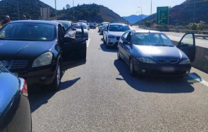 Κυκλοφοριακό χάος στην Εγνατία λόγω… σκύλων σε σήραγγα!