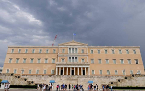 Δημοσκόπηση Metron Analysis: Στις 7 μονάδες η διαφορά ΝΔ – ΣΥΡΙΖΑ