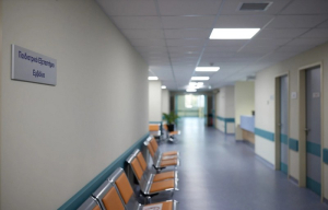 Χάος στο νοσοκομείο Καλαμάτας – Ρομά ξυλοφόρτωσαν δίχως έλεος γιατρούς και νοσηλευτές