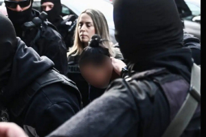 Σαλαμίνα: Η 46χρονη που σκότωσε την πεθερά της έβριζε γνωστή δικηγόρο – «Απειλούσε την οικογένειά μου»