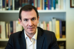 Εκλογές 2023: «Θα φορολογήσουμε τα κέρδη των εταιρειών από 5% σε 15%» λέει ο Δουδωνής