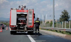 Αυτοκίνητο κάηκε ολοσχερώς στην Ιόνια Οδό