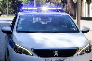 Σοκαριστικό επεισόδιο βίας: 13χρονος χτύπησε και αποπειράθηκε να πετάξει από μπαλκόνι συμμαθητή του