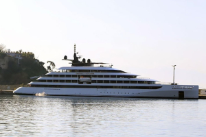 Το κρουαζιερόπλοιο Emerald Azzurra στο Νυδρί / Διπλασιάζονται φέτος οι αφίξεις