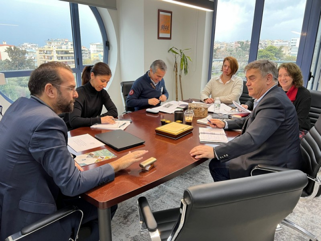 Σφαίρα πάει τη νέα ΟΧΕ η Βόνιτσα / Συνάντηση στη Περιφέρεια