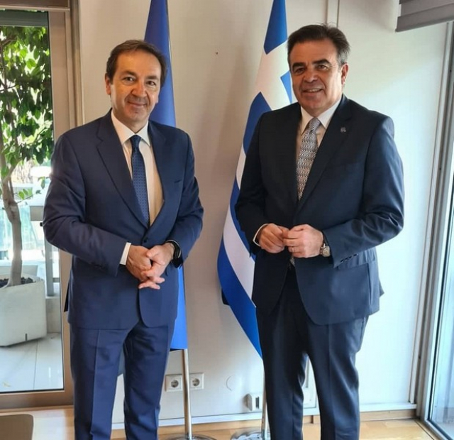 Τον Αντιπρόεδρο της Ευρωπαϊκής Επιτροπής ενημέρωσε ο Ι.Μπούγας για την καταστροφική πυρκαγιά στη Φωκίδα