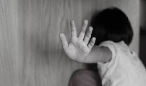 Κρήτη: Σοκάρουν τα μαρτύρια 4 κοριτσιών από τη μητέρα τους και τον εραστή της