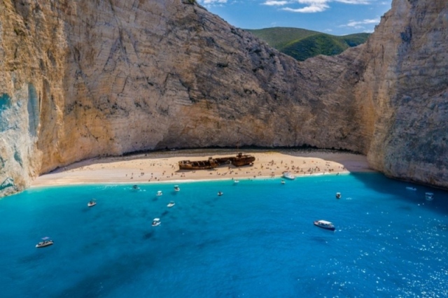 Τέλος στην πρόσβαση στο Ναυάγιο της Ζακύνθου - Πώς θα είναι προσβάσιμη η πιο διάσημη παραλία στο νησί