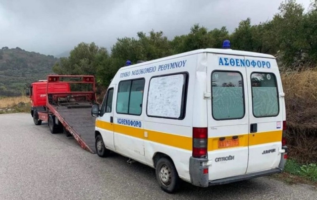 Κρήτη: Ασθενοφόρο «έμεινε», ενώ μετέφερε ασθενή!