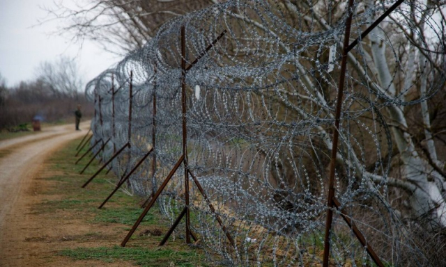 Τουρκικά ΜΜΕ: Ελληνικές δυνάμεις άνοιξαν πυρ κατά μεταναστών στα σύνορα - Ένας νεκρός
