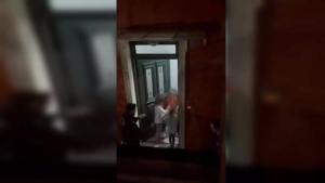 Λευκάδα: Αστυνομικοί έκαναν έκπληξη σε ένα μικρό κορίτσι για τα γενέθλιά του