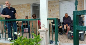 Ξεσπίτωσαν ανάπηρο γέροντα για να του πάρει το σπίτι Σκοπιανός!