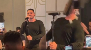 Μενιδιάτης: Πανέρι με λουλούδια έφαγε στα μούτρα την ώρα που τραγουδούσε