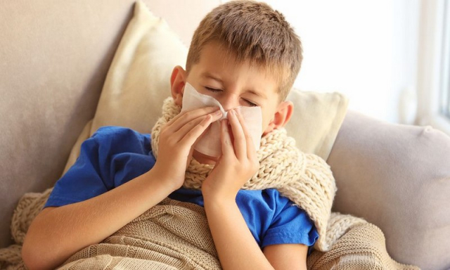 Ιώσεις στα παιδιά: Έξαρση καταγράφεται στα νοσοκομεία - «Φοβόμαστε ότι είμαστε στην αρχή» λένε οι ειδικοί