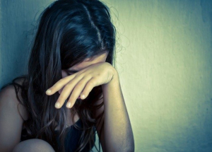 Σοκ στο Ρέθυμνο: 14χρονη κατήγγειλε ότι τη βίασε ο πατέρας φίλου της