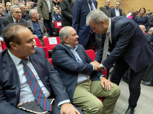 Φλώρινα: Αποθέωση Καραμανλή στην παρουσίαση του βιβλίου του Μανώλη Κοττάκη