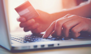 Βροχή καταγγελιών για απάτες από e-shops