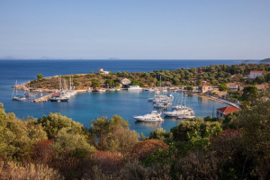 Οπλίτης ιατρός στον Καστό και ένστολοι οδηγοί για το Κ.Υ. Βασιλικής