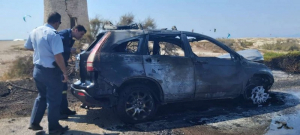 Λευκάδα: Πήρε φωτιά σταθμευμένο όχημα – Κάηκε ολοσχερώς