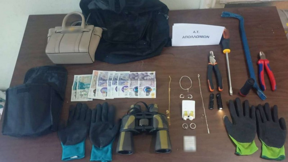 Συνελήφθησαν τρία άτομα για κλοπή σε βίλα στη Λευκάδα