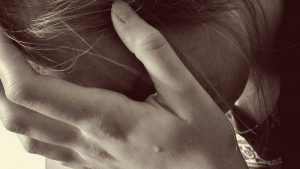 Θεσσαλονίκη: Ταχυδακτυλουργός προφυλακίστηκε για βιασμό της βαφτιστήρας του