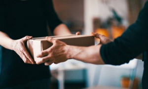 Ηράκλειο: Διακίνηση ναρκωτικών με courier – Επ’ αυτοφώρω σύλληψη 24χρονου