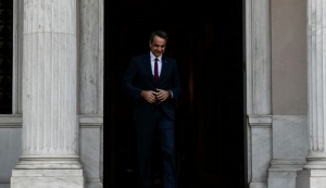 Παρακολουθήσεις: Παρατεταμένος πανικός στο Μαξίμου