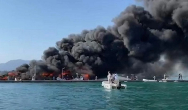 Πανικός στην Κέρκυρα: Στις φλόγες τέσσερα ιστιοπλοϊκά σκάφη