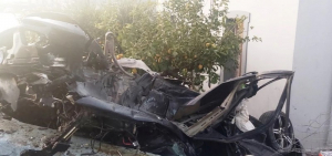 Σφοδρό τροχαίο με δύο νεκρούς στην Κω – Σμπαράλια σε αυλή σπιτιού το αυτοκίνητο